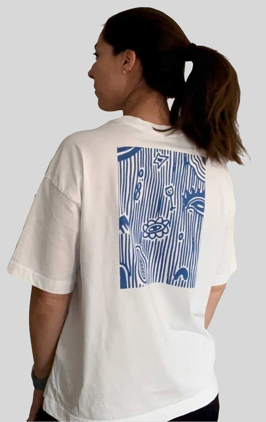 Women's oversized T-shirt with "All My Favourite Things" design, made of 100% combed organic cotton, soft and breathable with a modern silhouette.